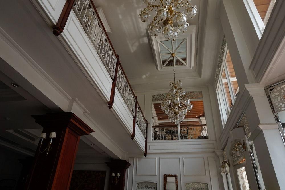 Dhavara Boutique Hotel Вьентьян Экстерьер фото