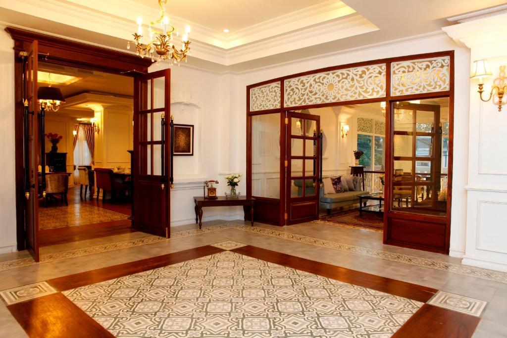 Dhavara Boutique Hotel Вьентьян Экстерьер фото
